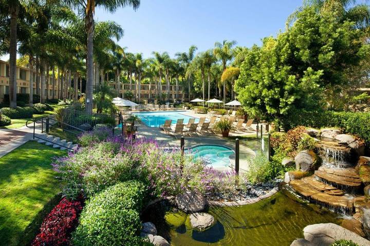Hotel para 2 personas, con jardín además de piscina y jacuzzi - 1