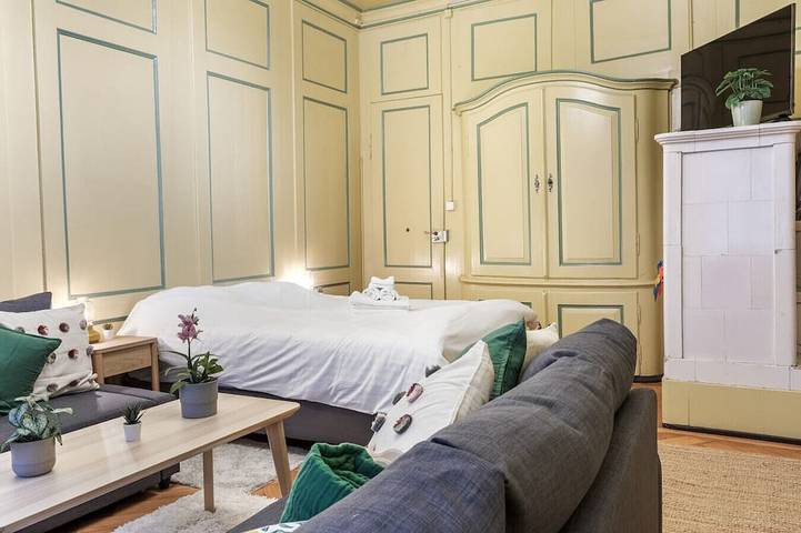 Ganze Wohnung, Atypical room in Fribourg's old town in Villars-les-Joncs, Freiburg im Üechtland