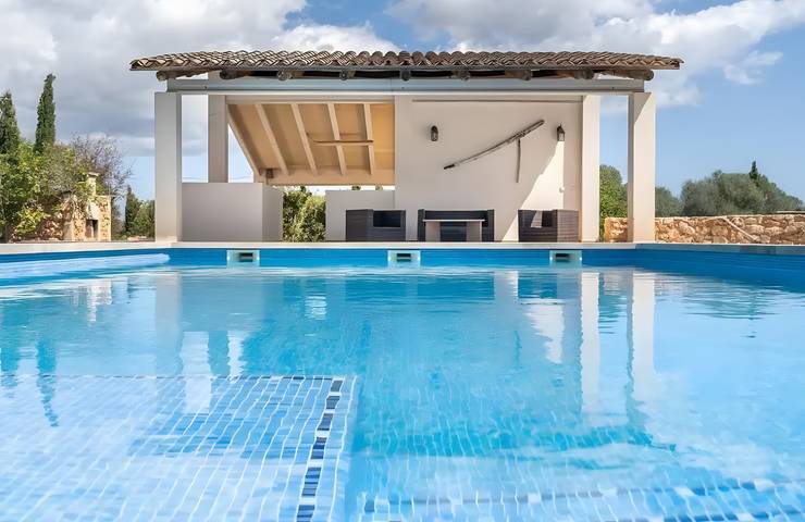 Villa 'Garrover' con piscina privada, Wi-Fi y aire acondicionado in Es Llombards, Santanyí