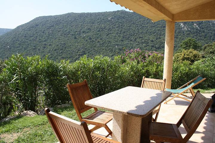 Gîte pour 4 personnes, avec Terrasse et Jardin ainsi que Piscine et Vue à Monacia-d'Aullène - 3
