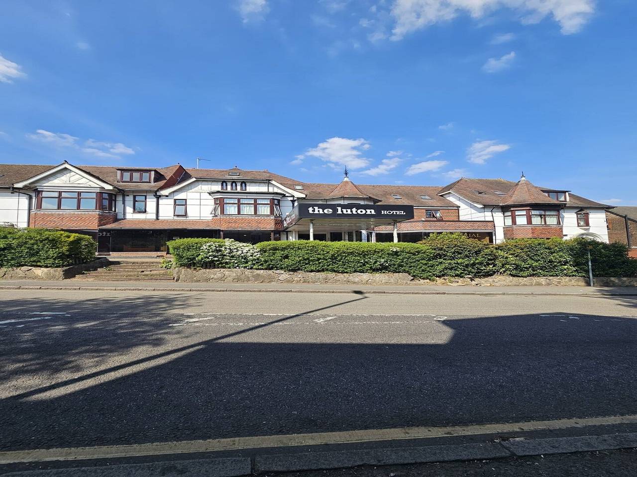 Standard -triple Room in Luton, Chiltern Hills