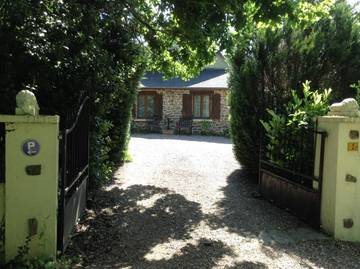 Chambre d’hôte pour 2 personnes, avec jardin et vue à Isigny-le-Buat