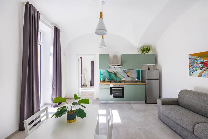 Vacation rental for 4 people, with balcony in Naples