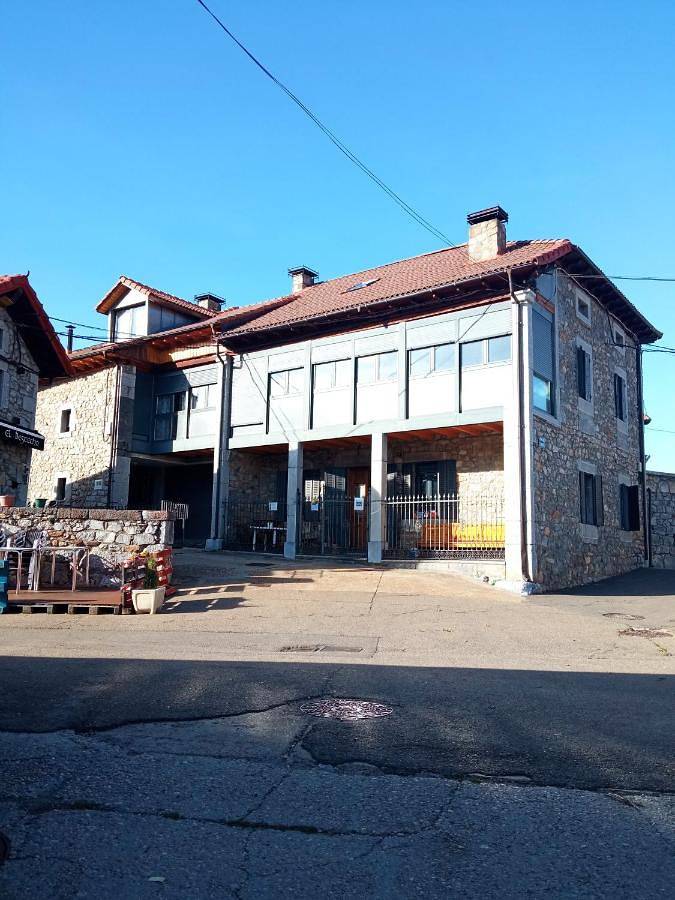 Apartamento para 7 personas, con Balcón y Vistas en Puebla de Lillo