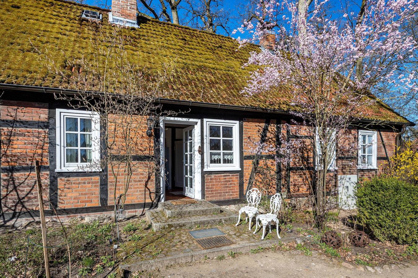 Cottage 'Heidehygge - Mit Wald' with Private Terrace, Private Garden and Wi-Fi in Eimke, Landkreis Uelzen