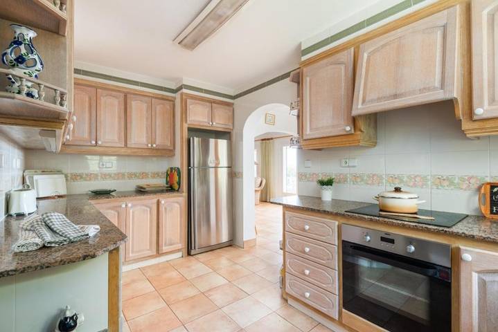 Location de vacances pour 8 personnes, avec terrasse ainsi que piscine et vue à Es Migjorn Gran - 2