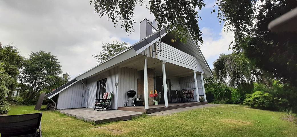 Ferienhaus für 6 Personen, mit Balkon und Terrasse sowie Garten