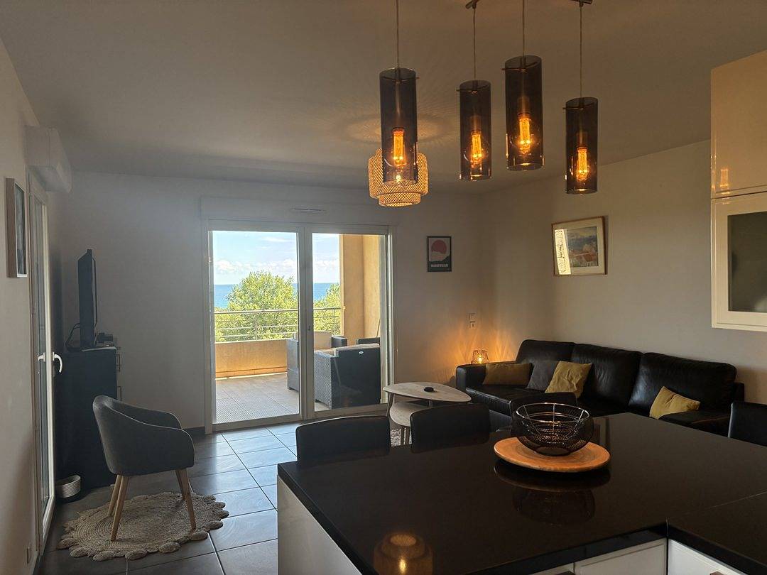 Entire apartment, Paolina- Sea View- Beach And Shops On Foot in Sari-Solenzara, Arrondissement de Sartène
