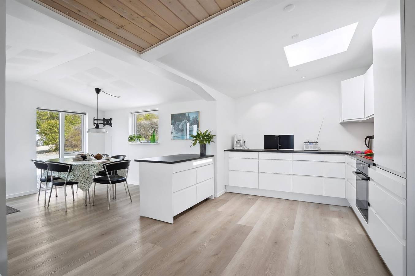 Stunning home in Løgstrup w/ 3 Bedrooms in Hjarbæk, Limfjord in Westjütland