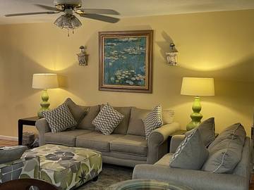 Cabin for 6 Guests in Miramar Beach, Emerald Coast, Picture 2