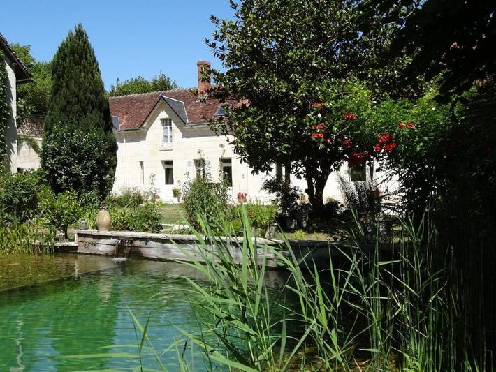 Chambre d’hôte pour 4 personnes, avec vue et jardin ainsi que piscine et sauna, adapté aux familles à Saint-Julien-de-Chédon