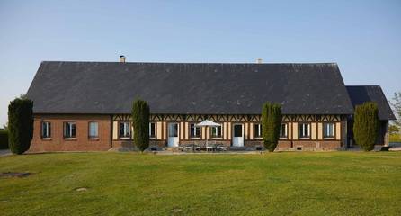 Gîte pour 8 personnes, avec jardin à Doudeville