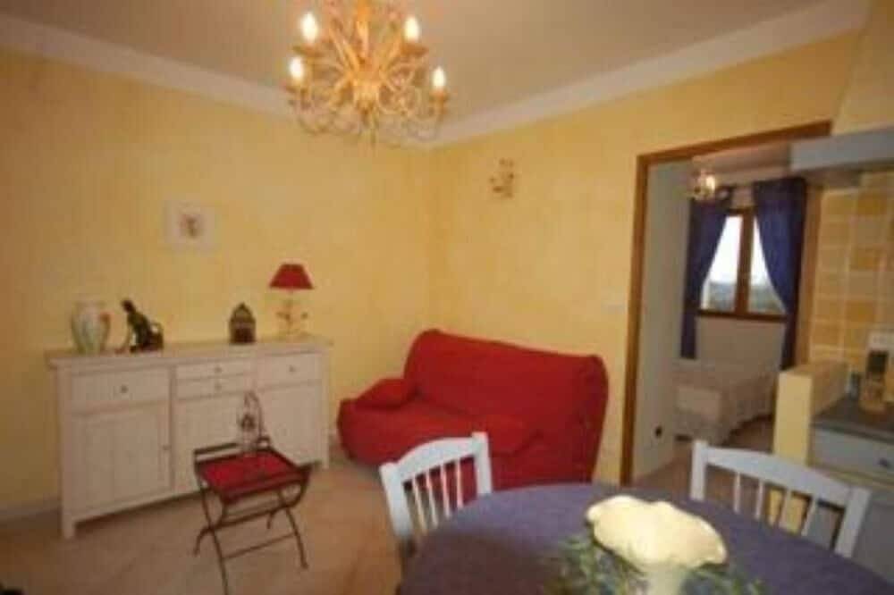 Appartement entier, Gîte dans Mas Provençal in Pernes-les-Fontaines, Parc naturel régional du Mont-Ventoux
