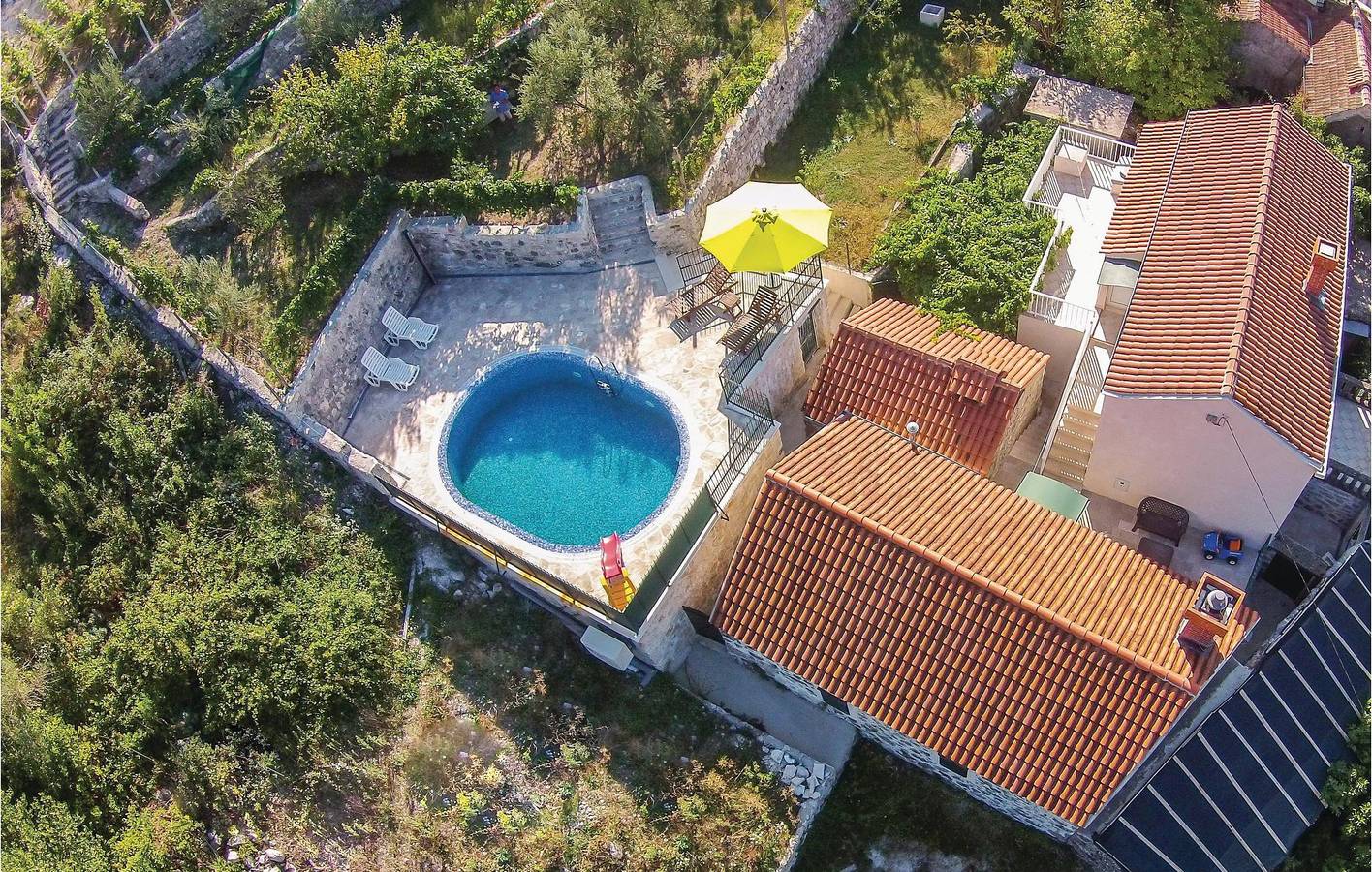 Gemütliche 1-Zimmer-Wohnung mit Pool, WLAN und 2,5 km Entfernung zur Küste in Dubrovnik-Neretva