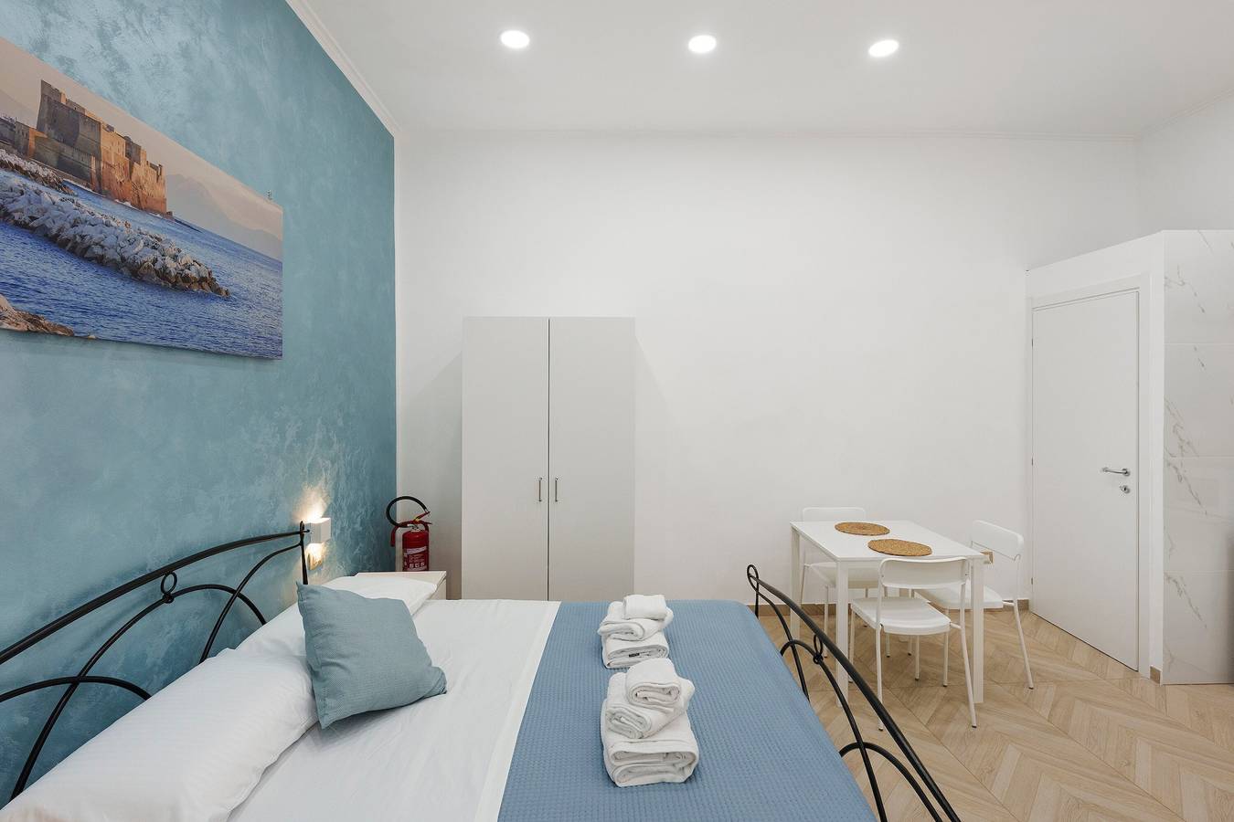 Appartement entier, Studio « Marzia's House » avec Wi-Fi et climatisation in Naples, Province de Naples