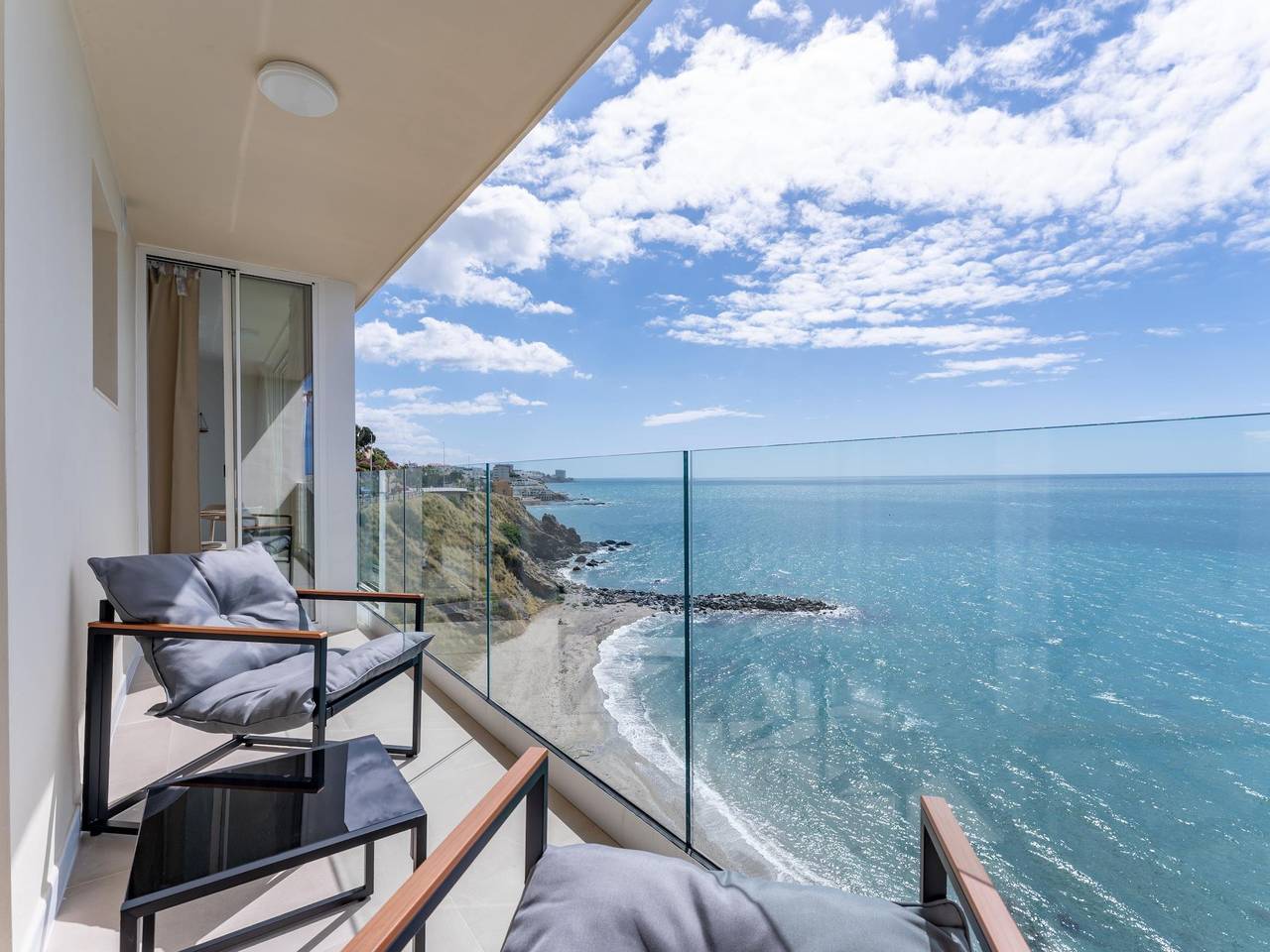 Geheel vakantieappartement, Vakantieappartement voor 4 personen met uitzicht op zee in Torremuelle, Benalmádena