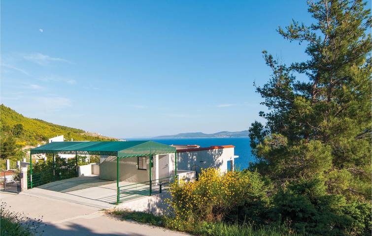 Charmantes 2-Zimmer-Apartment mit Pool, Terrasse und WLAN in der Nähe des Juto-Strandes in Lokva Rogoznica, Omis-Riviera