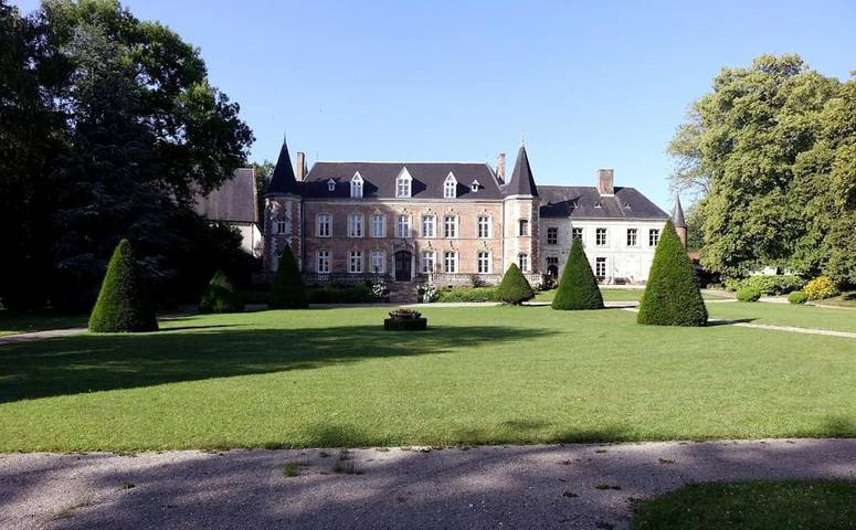 Location de vacances pour 15 personnes, avec Terrasse ainsi que Jardin et Vue à Argoules