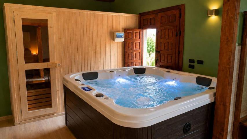 Chalet para 16 personas, con sauna y piscina además de jardín y jacuzzi en Aragón - 3