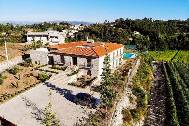 Casa de férias para 12 pessoas, com piscina e vista e ainda jardim em Cabeceiras de Basto (Cidade)
