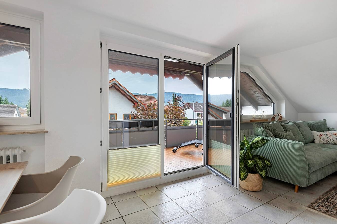 Entire apartment, Apartment 'Fewo-worb' with Mountain View, Balcony and Wi-Fi in Rielasingen-Worblingen, Hegau