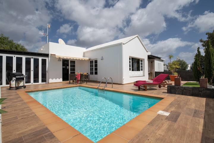 Villa pour 6 personnes, avec jardin, adapté aux familles à Puerto del Carmen