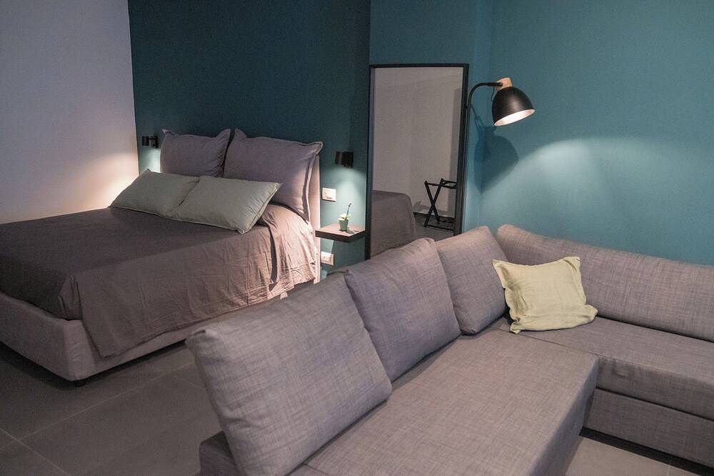 Apartamento entero, Oktò apartments Milazzo: Studio apartment with terrace in Milazzo, Provincia de Messina