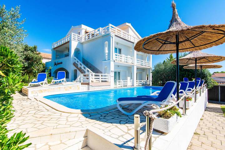 Chalet para 15 personas, con balcón y jardín, Familias con niños - 1