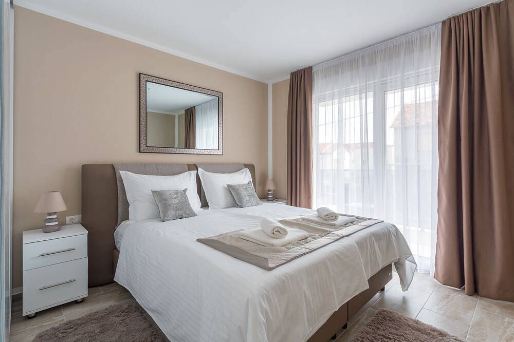 Villa Nicolina - Ap Angelina Privat Pool View in Kastel Novi, Kaštela