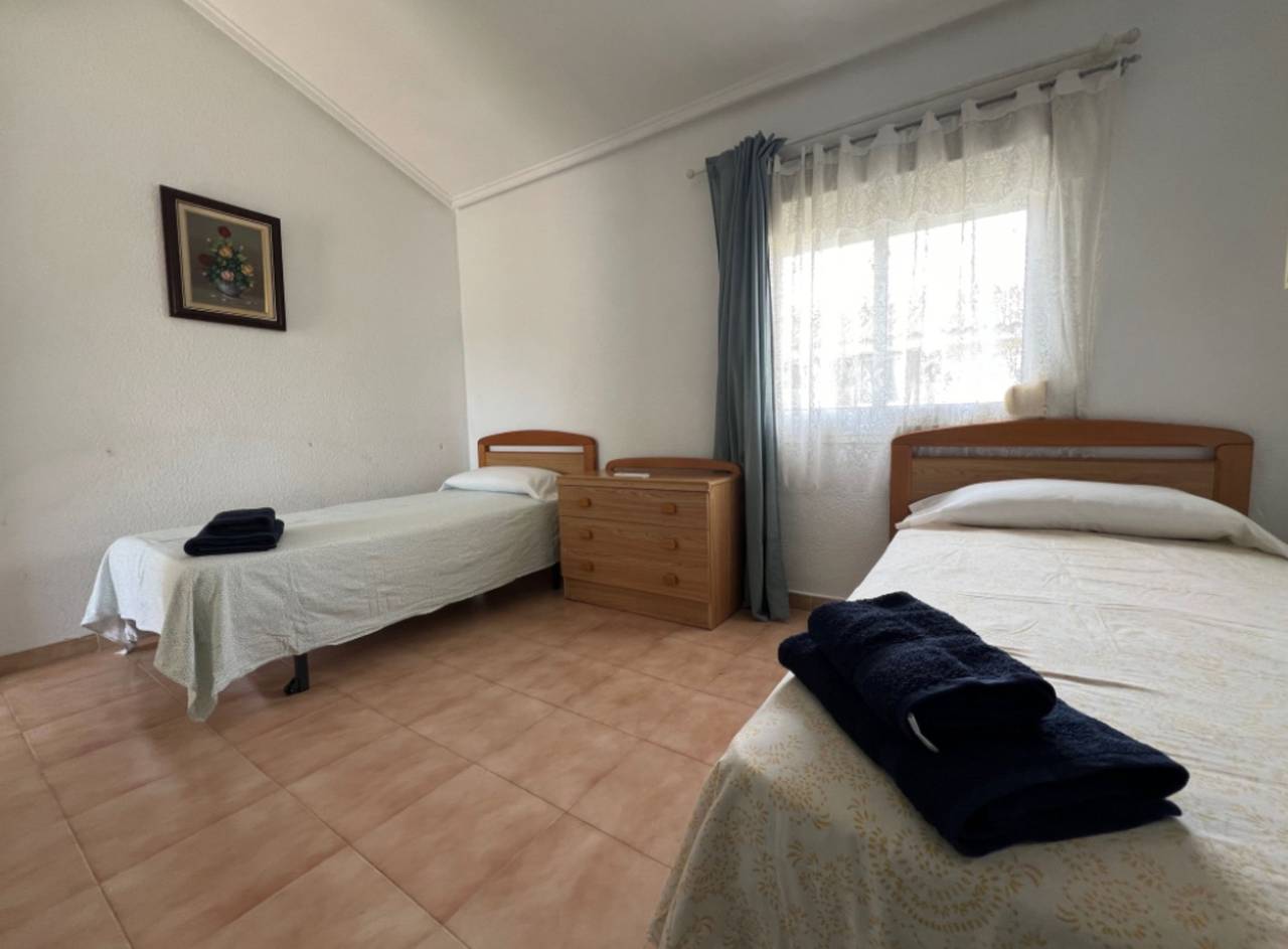 Charmante maison de 3 chambres avec piscine partagée à Punta Prima, Torrevieja in Punta Prima (Alicante), Torrevieja