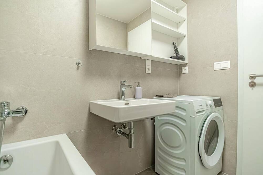 Ganze Wohnung, Stylish 1Br & 1Lr Apartment | Cozy City View in Bratislava, Bratislava und Umgebung