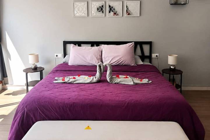 Ganze Wohnung, Private penthouse with jacuzzi, terrace and Montserrat views in Monistrol de Montserrat, Barcelona Binnenland