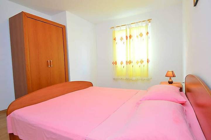 Ganze Wohnung, Ferienwohnung Ena in Brodarica, Šibenik-Knin