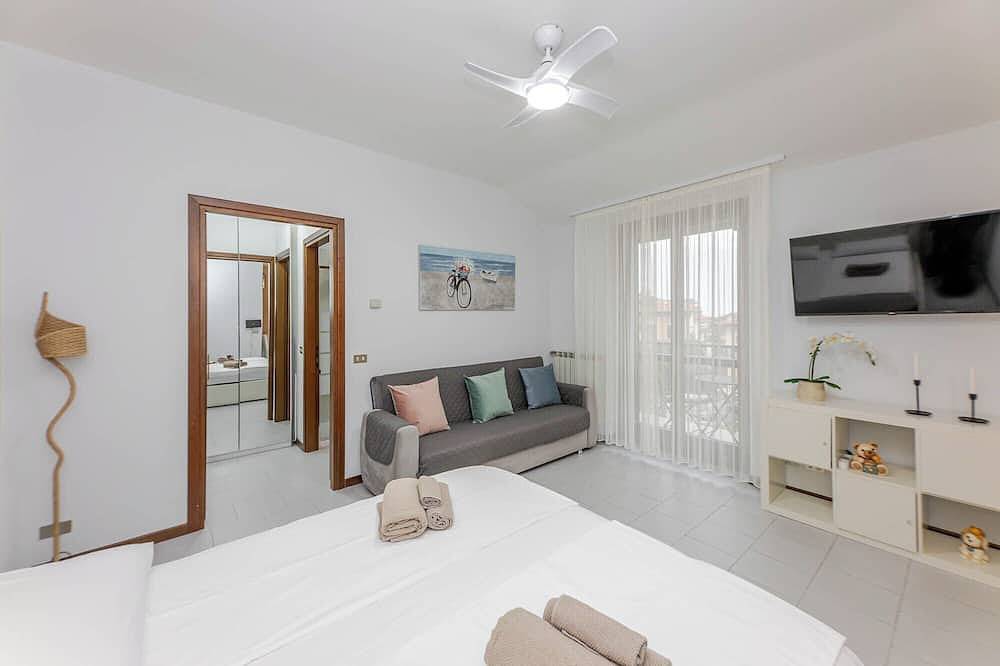 Entire apartment, House Amelia Lake Maggiore. in Veddo, Maccagno con Pino e Veddasca