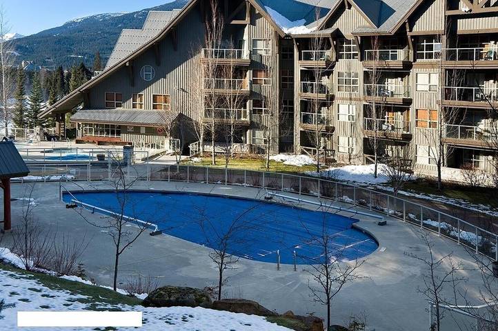 Holiday rental for 4 people, with garden and pool as well as hot tub in Whistler