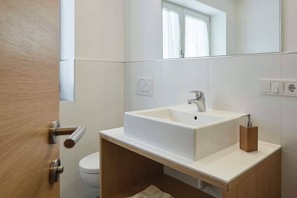 Ganze Wohnung, Apartments Schwarzlehen Idyllische Auszeit mit Bio-Pool inmitten grüner Natur in Naturns, Ortleralpen
