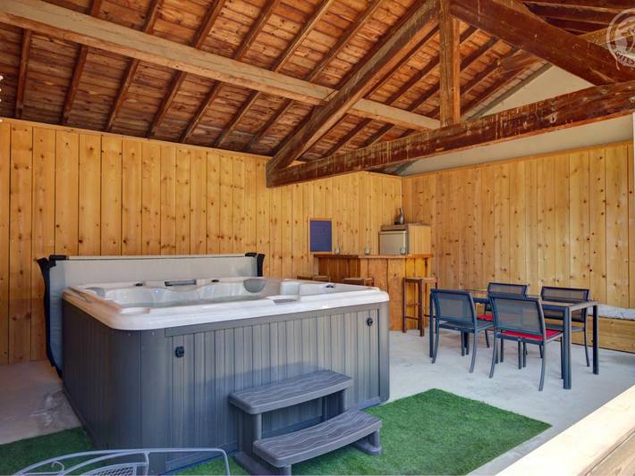 Gîte pour 12 personnes, avec jardin dans Montbrison - 3