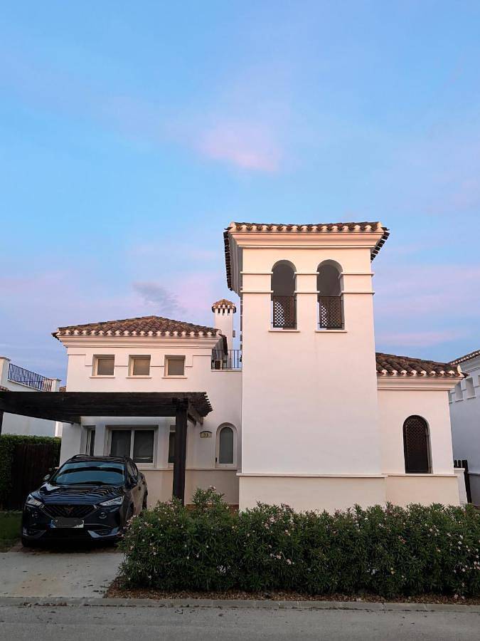 Chalet para 5 personas, con piscina además de jardín y vistas - 1