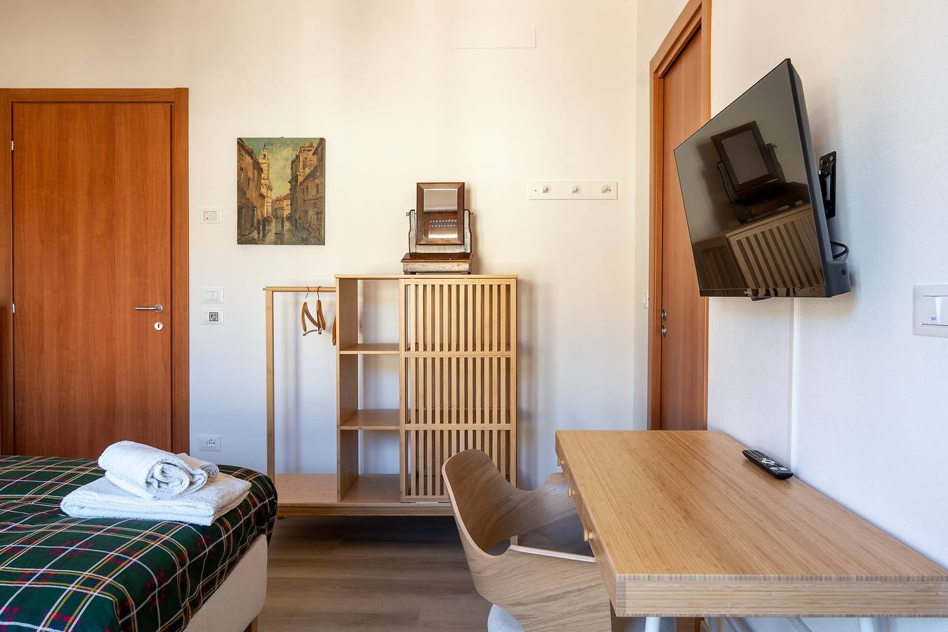 Camera nel cuore della Val d'Orcia con balcone e Wi-Fi in Montepulciano, Siena e dintorni