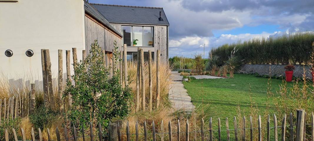 Gîte pour 12 personnes, avec piscine ainsi que terrasse et jardin, animaux acceptés à Plounéour-Trez - 3