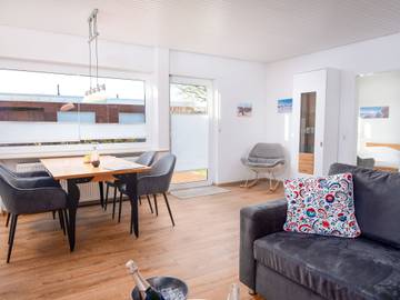 Ferienhaus für 4 Personen, mit Terrasse und Garten in Norddeich
