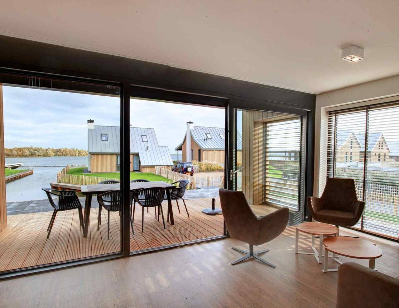 Freistehende Ferienvilla für 6 Personen mit 3 Schlafzimmern und 3 Badezimmern in Tholen in Tholen, Niederländische Nordsee