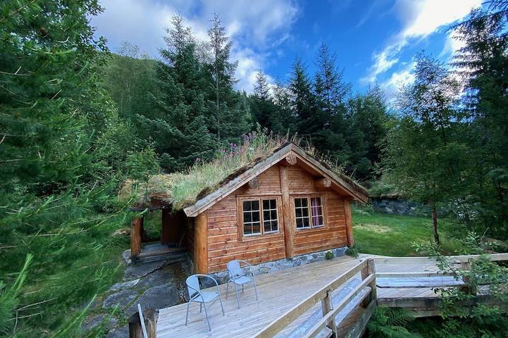Wooden cabin with grass roof, sleeps 2-5 people., Self catering. Open fire place in Sognefjord