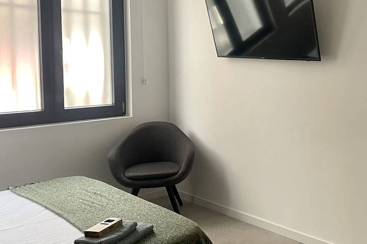 New renovated room in Malvarrosa Beach (No A/C) in Valencia, Costa de Valencia