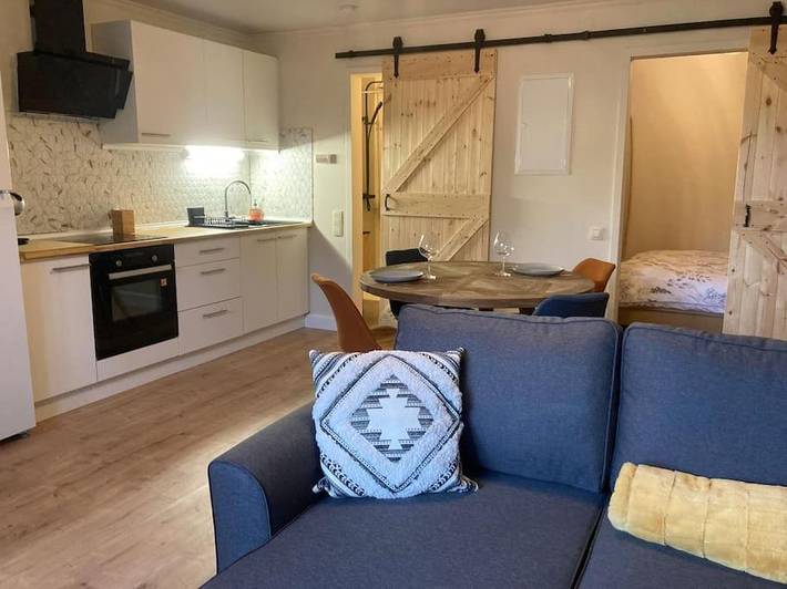 Gîte pour 2 personnes, avec jardin ainsi que terrasse et vue dans Membre - 4