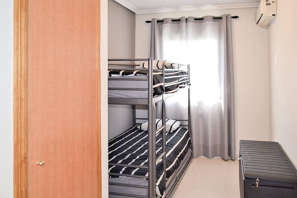Entire apartment, Beach front apartment in Orihuela Costa with Wifi in Cabo Roig, Costa Blanca