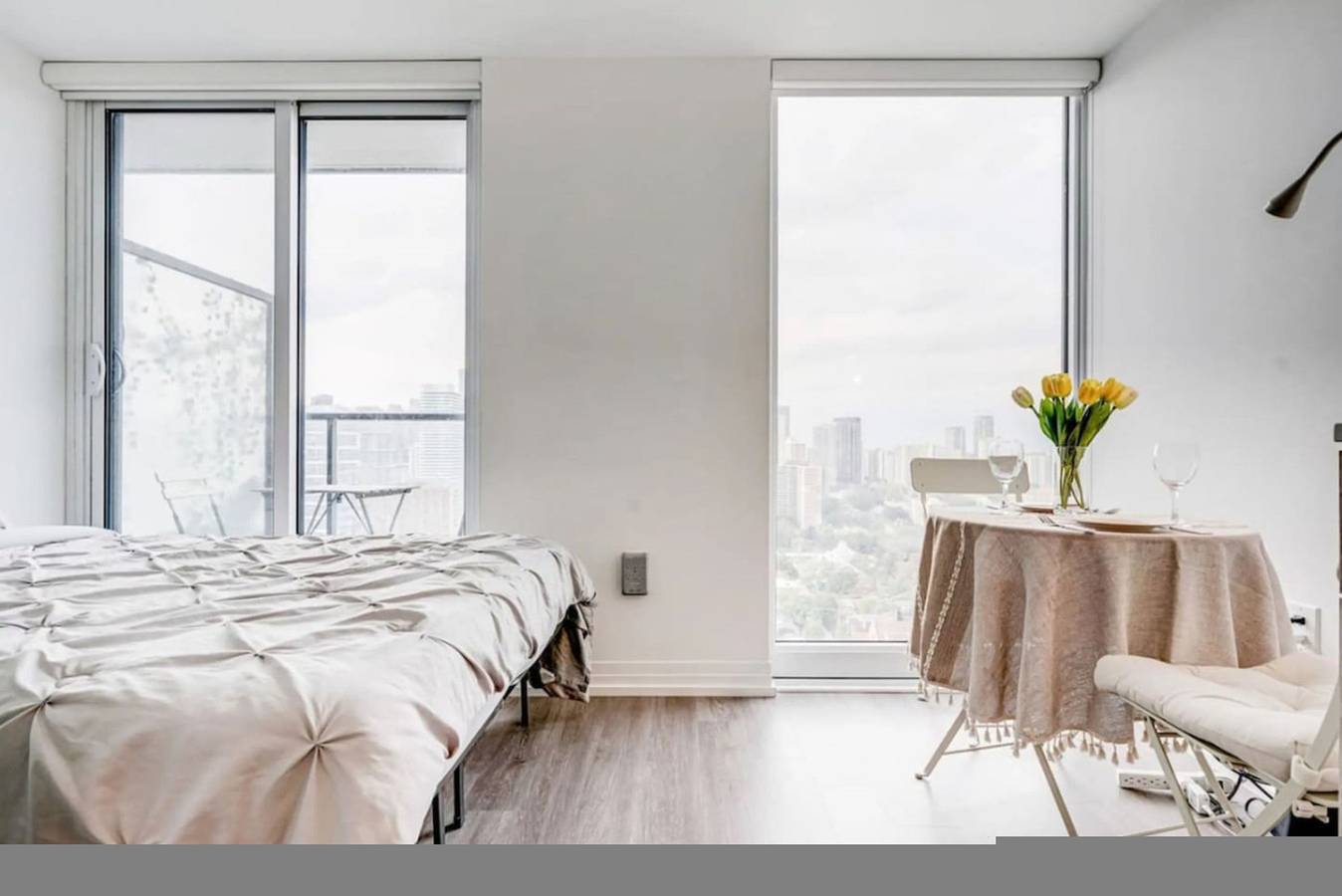 Ganze Wohnung, 5 Min to Downtown Stylish Studio & Movie Theatre in Toronto, Ontariosee (Kanada)