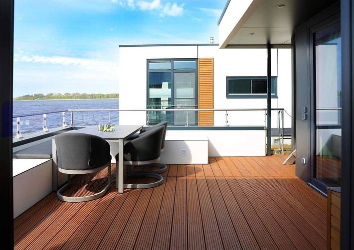 Hausboot für 6 Personen, mit Terrasse und Seeblick in Ribnitz-Damgarten