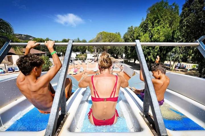 Camping pour 4 personnes, avec terrasse et piscine dans Haute-Corse - 2