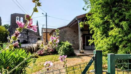 Gîte pour 4 personnes, avec piscine ainsi que jardin et jacuzzi, animaux acceptés à Bourran